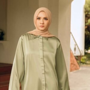 layna satinTop -Olive jade