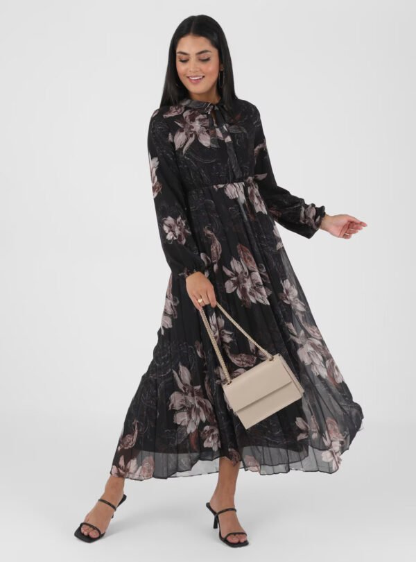 Modest Dress-in style new